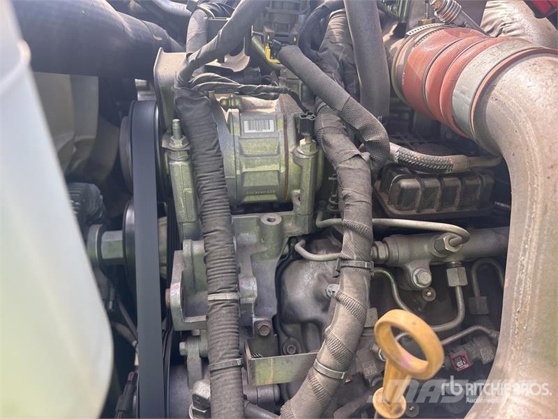 Chevrolet Silverado 6500HD 4x2 Rollback Truck Kurtaricilar