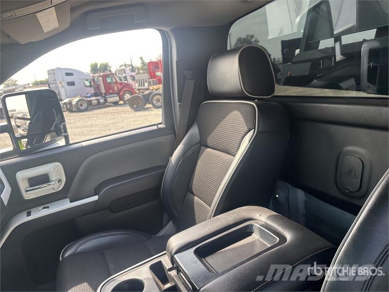 Chevrolet Silverado 6500HD 4x2 Rollback Truck Kurtaricilar