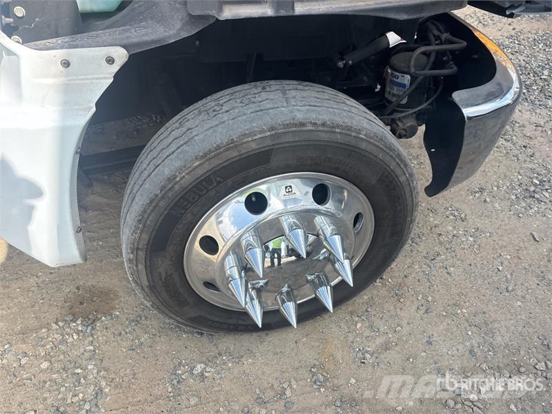 Chevrolet Silverado 6500HD 4x2 Rollback Truck Kurtaricilar