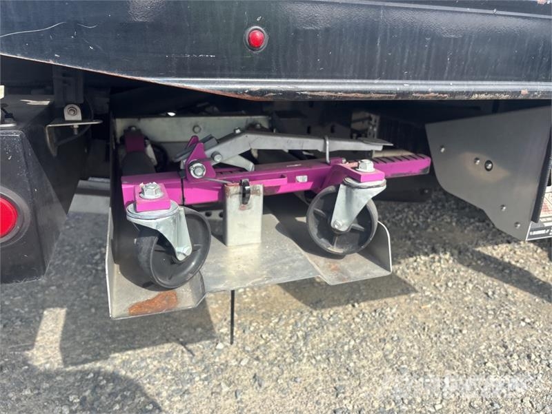 Chevrolet Silverado 6500HD 4x2 Rollback Truck Kurtaricilar