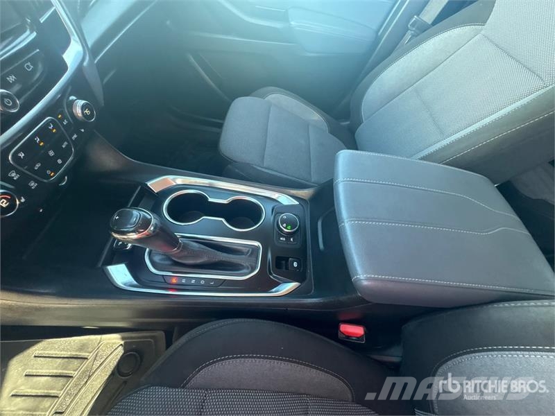 Chevrolet Traverse LT AWD SUV Kistehergépjárművek