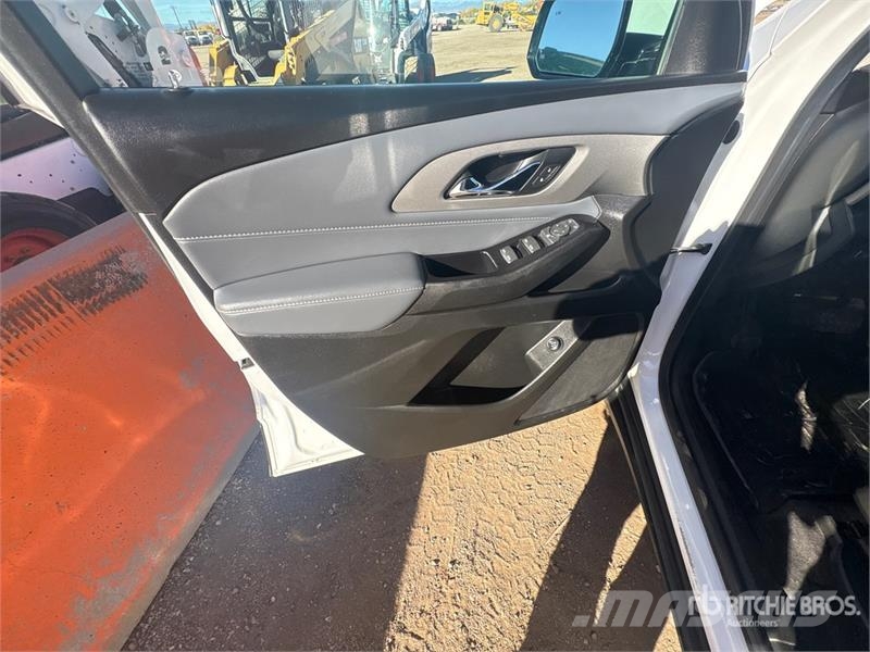 Chevrolet Traverse LT AWD SUV Kistehergépjárművek