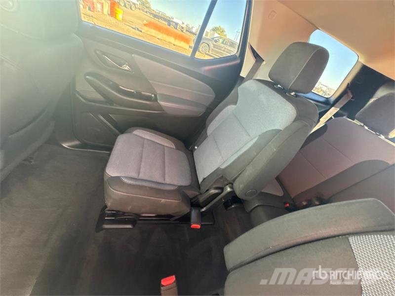 Chevrolet Traverse LT AWD SUV Kistehergépjárművek