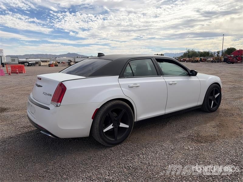Chrysler 300 سيارات