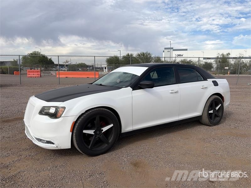 Chrysler 300 سيارات