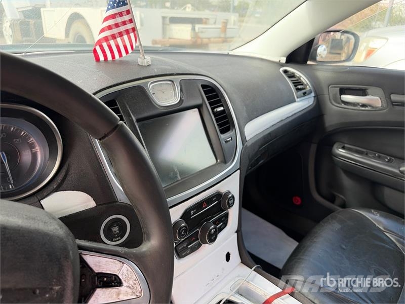 Chrysler 300 سيارات