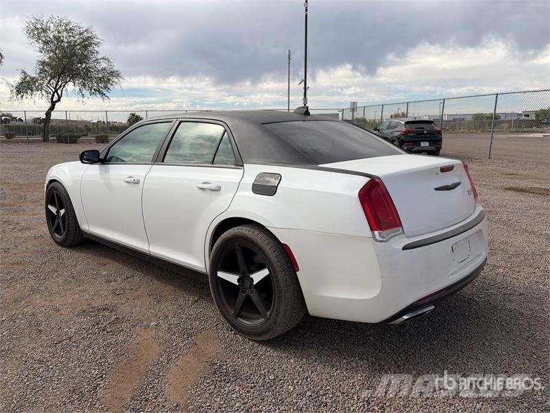 Chrysler 300 سيارات