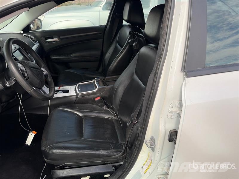 Chrysler 300 سيارات