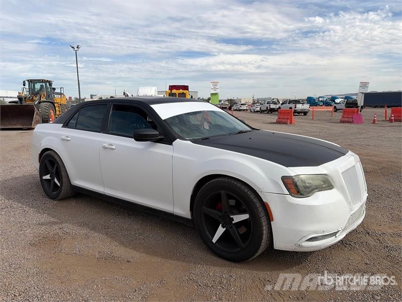 Chrysler 300 سيارات