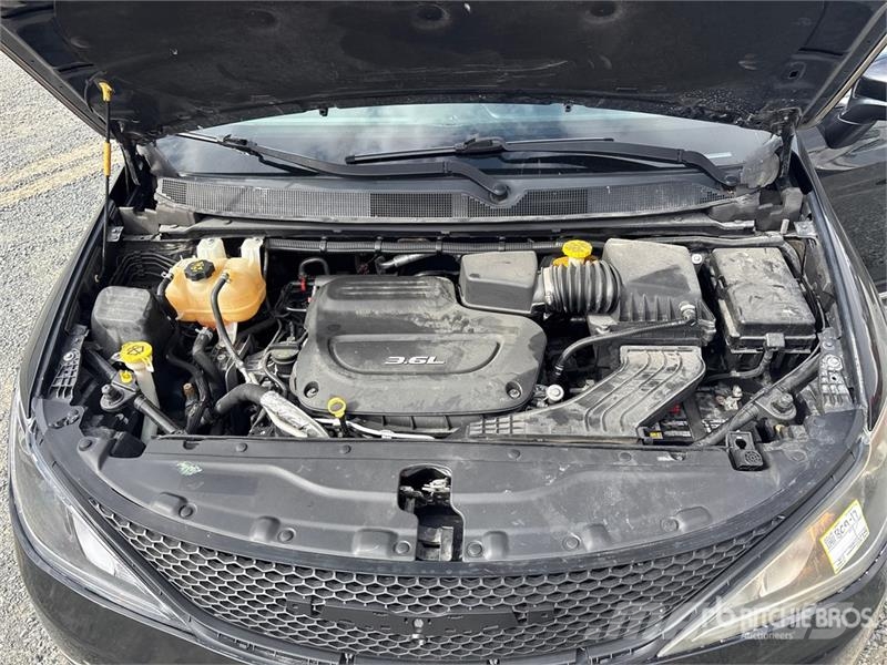 Chrysler Pacifica Minivan Automašīnas