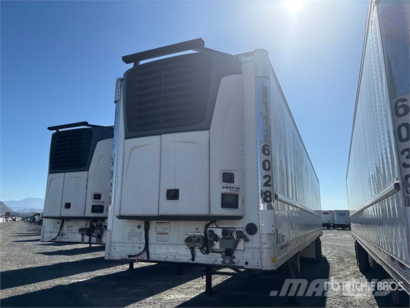 CIMC 1RMR50.5 51 ft x 102 in T/A Curtain Side Refrigera Hladilne polprikolice