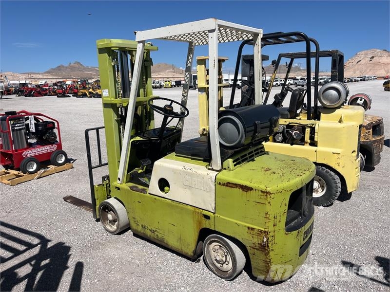 Clark C500 5700 lb Cushion Tire Forklift Targoncák-Egyéb