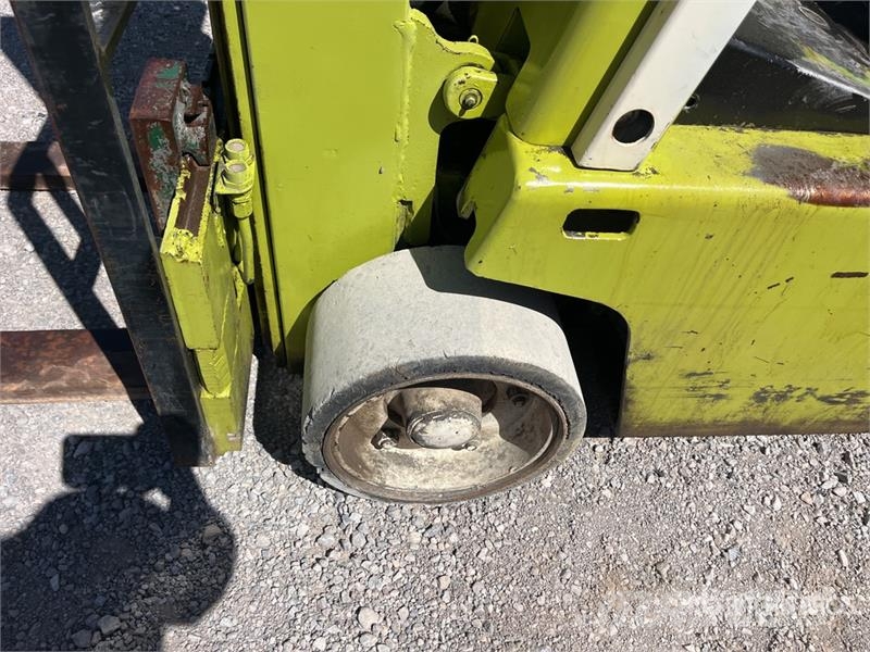 Clark C500 5700 lb Cushion Tire Forklift Targoncák-Egyéb