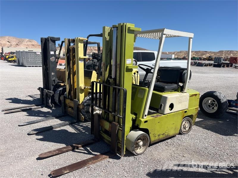 Clark C500 5700 lb Cushion Tire Forklift Targoncák-Egyéb