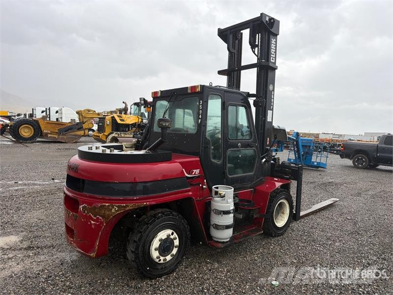 Clark C75L 11900 lb Cushion Tire Forklift (Inoperable) 堆高機(叉車)-其他