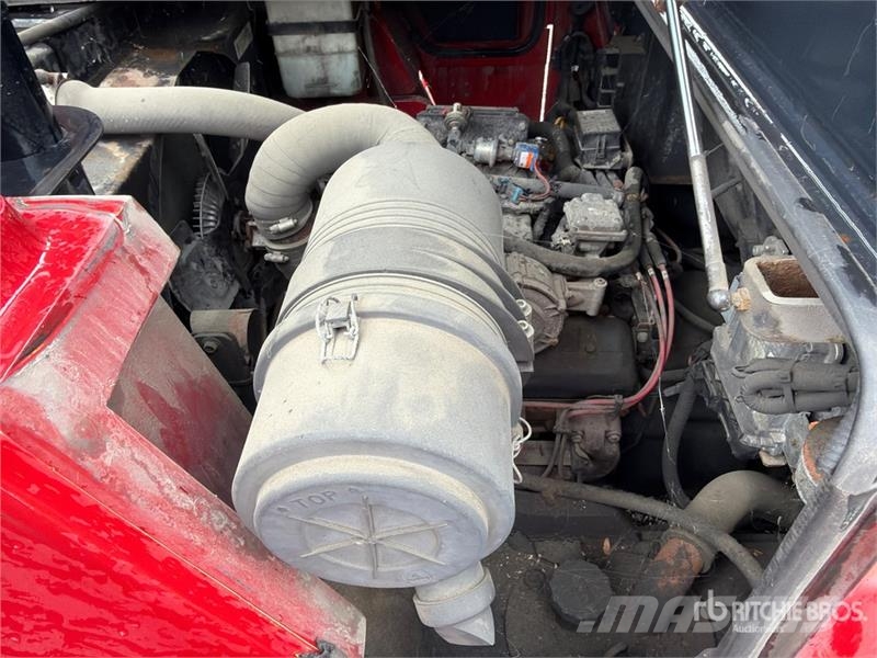 Clark C75L 11900 lb Cushion Tire Forklift (Inoperable) 堆高機(叉車)-其他