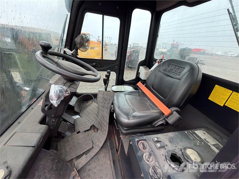Clark C75L 11900 lb Cushion Tire Forklift (Inoperable) 堆高機(叉車)-其他
