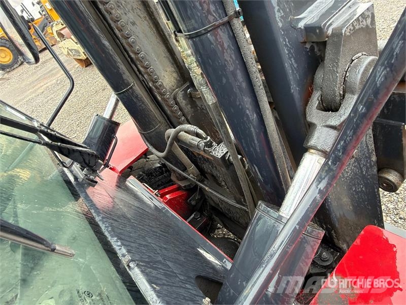 Clark C75L 11900 lb Pneumatic Tire Forklift (Inoperable) Forklift trucks - others