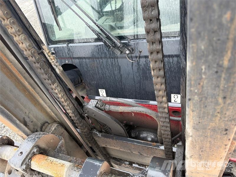 Clark C75L 11900 lb Pneumatic Tire Forklift (Inoperable) Forklift trucks - others