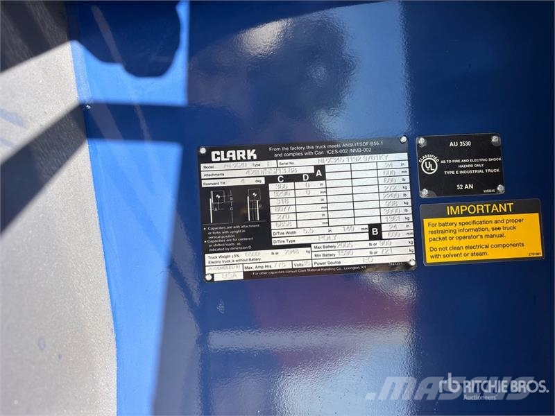 Clark NPX20 3000 lb Order Picker (Unused) 中端式裝載機