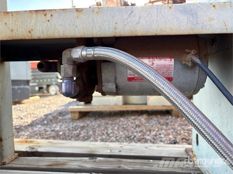 Clausing 6329 6 in x 28 in Lathe معدات البناء - غير ذلك