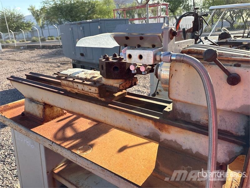 Clausing 6329 6 in x 28 in Lathe معدات البناء - غير ذلك
