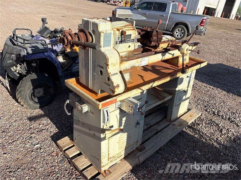 Clausing 6329 6 in x 28 in Lathe معدات البناء - غير ذلك