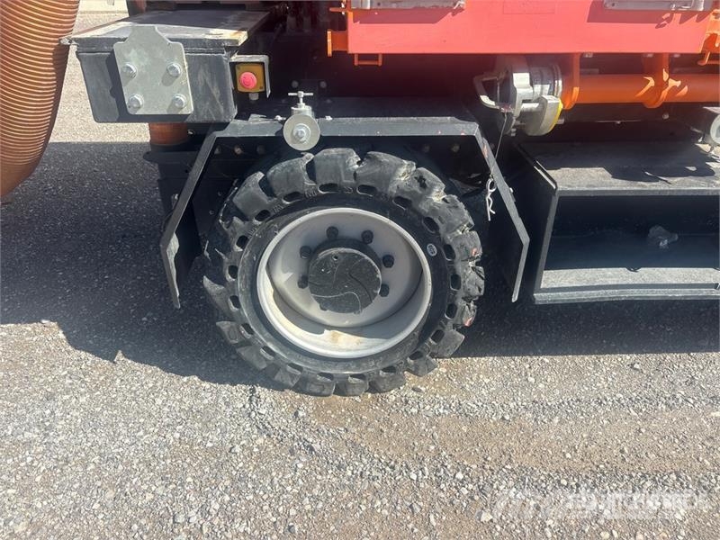Cleanfast 4x4 Trencher Trenchers