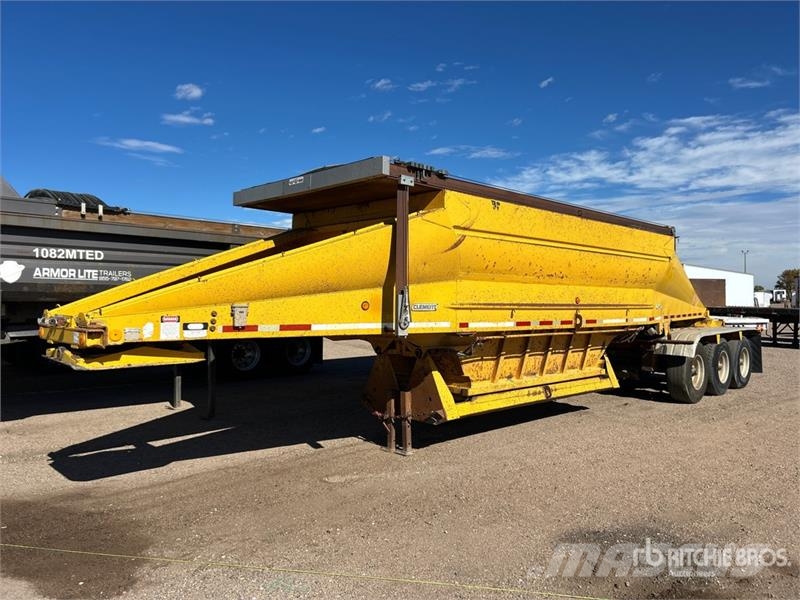 Clement 540-0-41 41 ft Tri/A Belly Dump Trailer Sora- ja kippiperävaunut