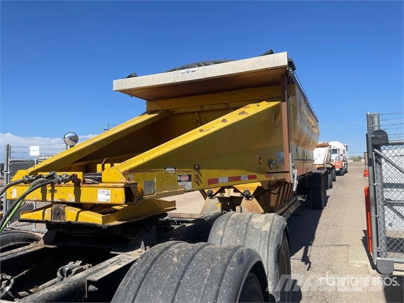 Clement 540-0-41 41 ft Tri/A Belly Dump Trailer 傾卸式拖車