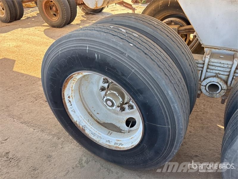 Clement LW3829 مقطورات قلابة