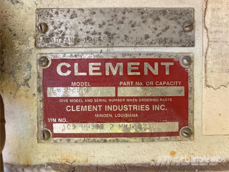 Clement LW3829 مقطورات قلابة