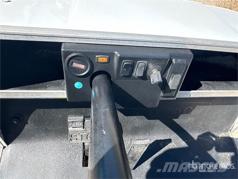 Club Car Carryall 6 4x2 Electric Utility Vehicle 多用途機械