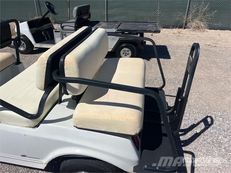 Club Car Villager 6 Golf Cart (Inoperable) Voiturette de golf