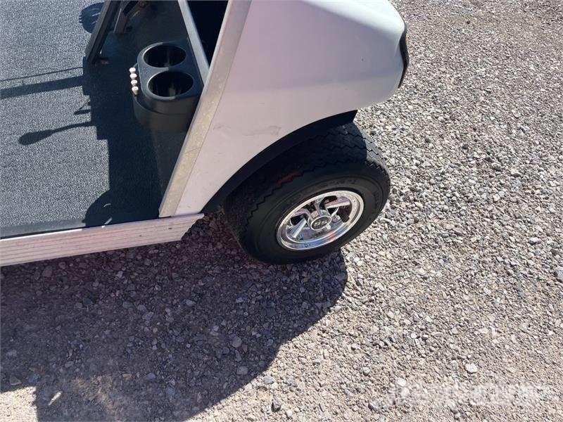 Club Car Villager 6 Golf Cart (Inoperable) Voiturette de golf
