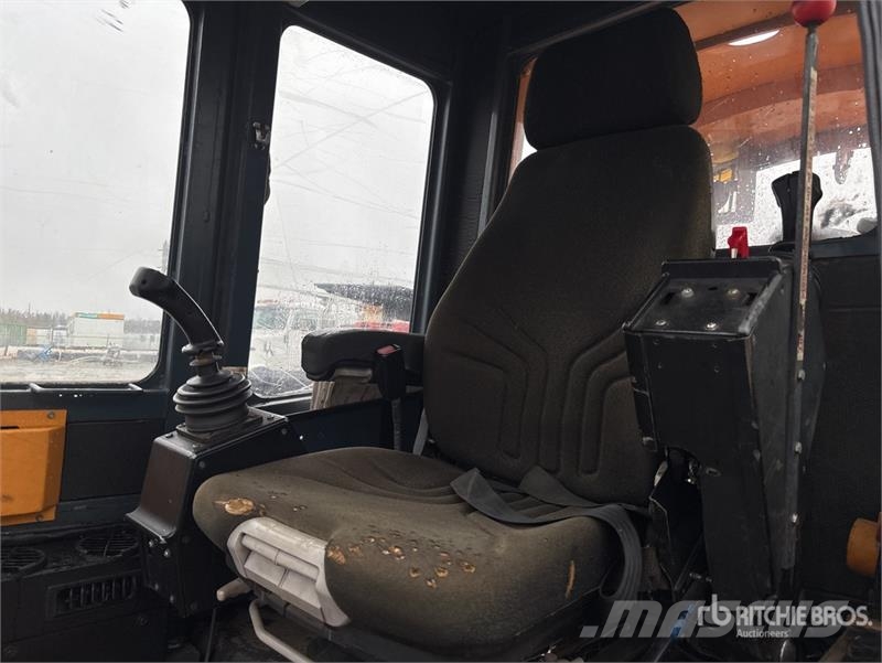 CMI C125 Tracked Mulcher Tractor 林業覆蓋機