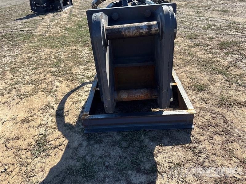 CNH CH-230 98 in Hydraulic Breaker - Fits Case Hammer / Brecher