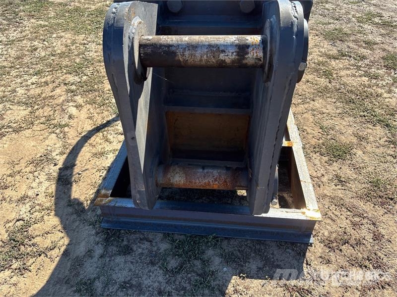 CNH CH-230 98 in Hydraulic Breaker - Fits Case Hammer / Brecher