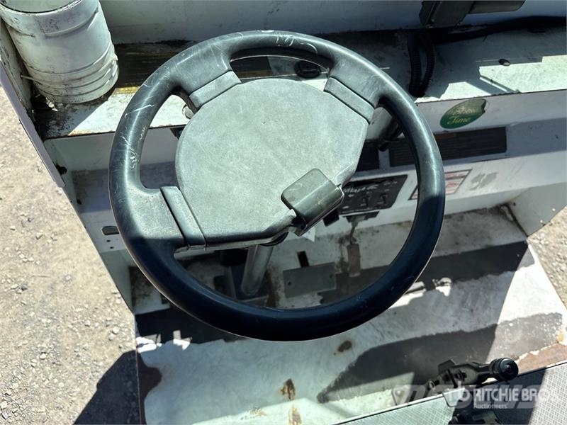 Columbia BC4-L-48 Utility Cart Motori