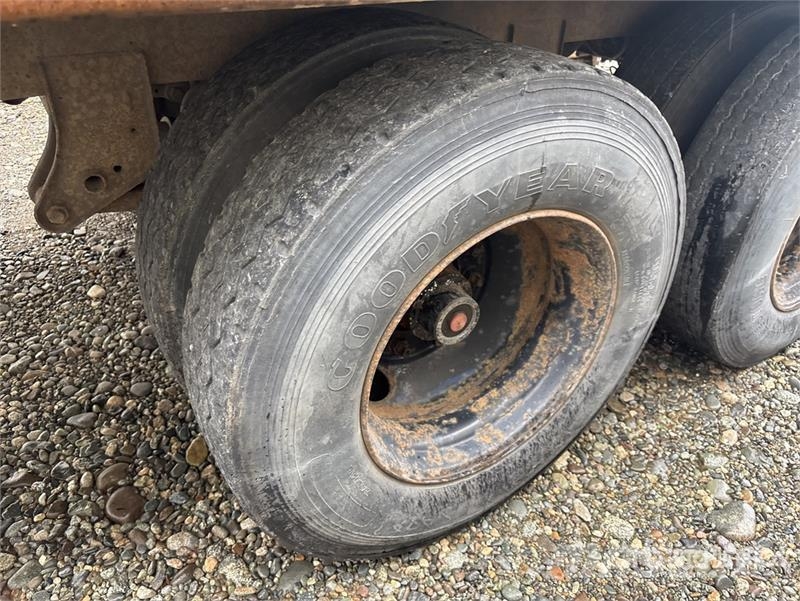 Comet 40 ft x 96 in T/A Van Trailer Przyczepy ze skrzynią zamkniętą