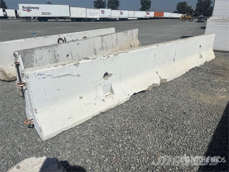  Concrete barrier 其他