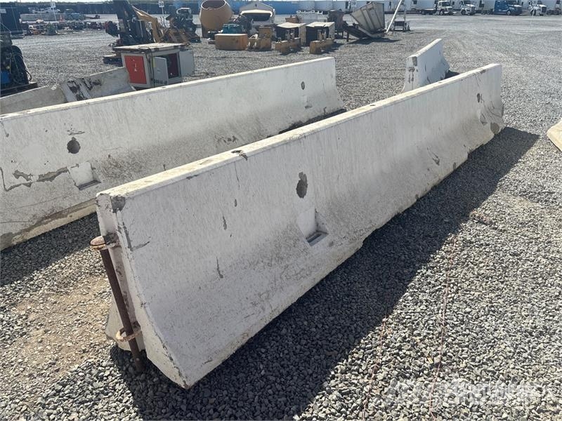  Concrete barrier 其他