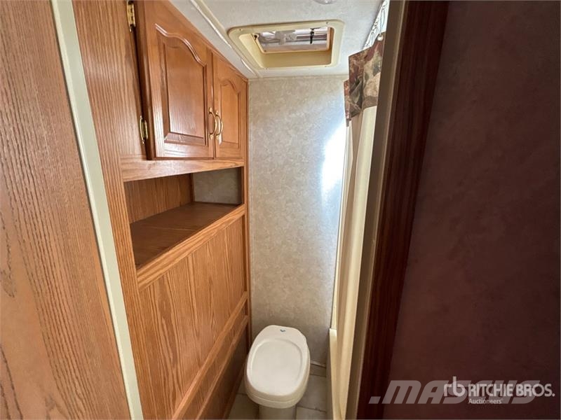 Cougar 30 ft T/A Travel Trailer Altri rimorchi