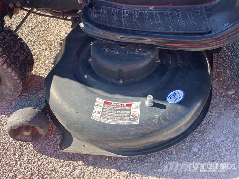 Craftsman LT2000 Ride-On Lawn Mower ركوب الحشائش