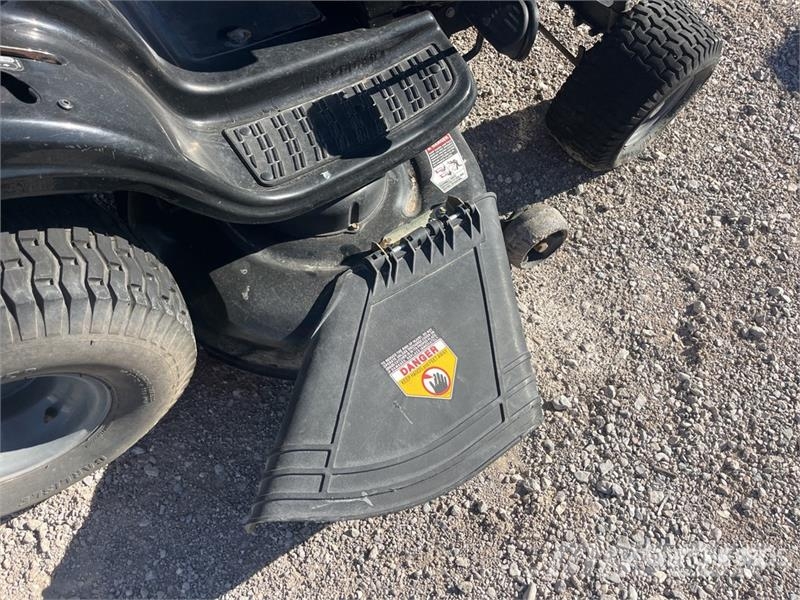 Craftsman LT2000 Ride-On Lawn Mower ركوب الحشائش