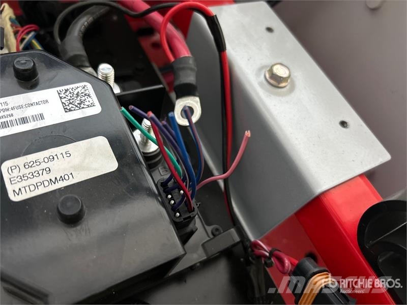 Craftsman Zero-Turn Electric Lawn Mower (Inoperable) ركوب الحشائش