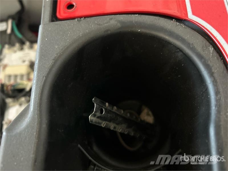 Craftsman Zero-Turn Electric Lawn Mower (Inoperable) ركوب الحشائش