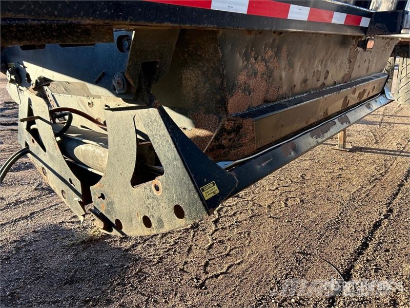 Cross Country Manufacturing LTD 42 ft Tri/A Belly Kiper prikolice