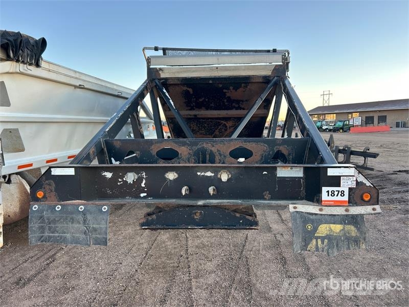 Cross Country Manufacturing LTD 42 ft Tri/A Belly Kiper prikolice