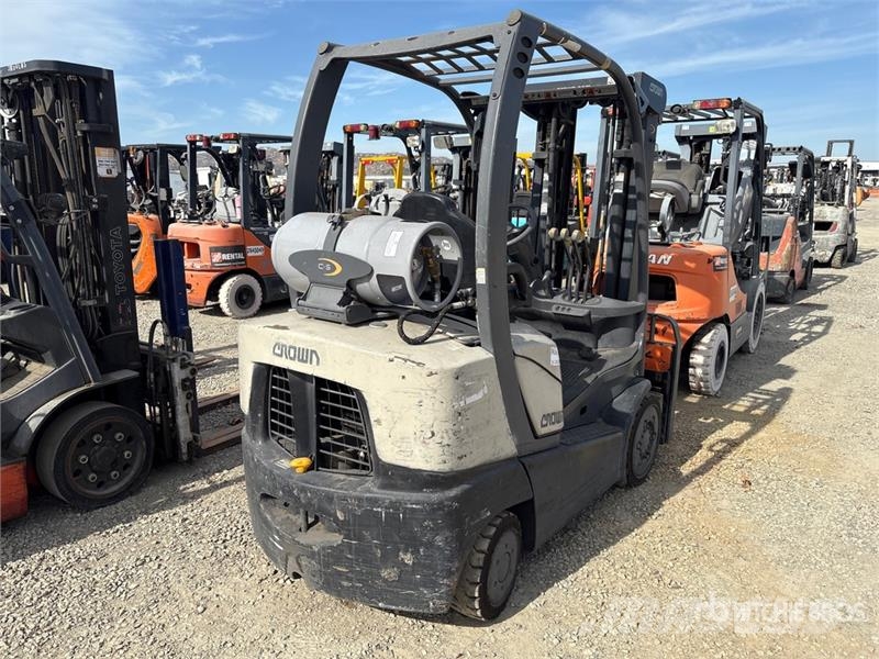 Crown C-5 1000-5 Cushion Tire Forklift Вилични кари-повдигачи - други